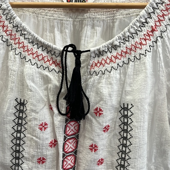 NWOT Boho top with embroidery - Picture 2 of 11